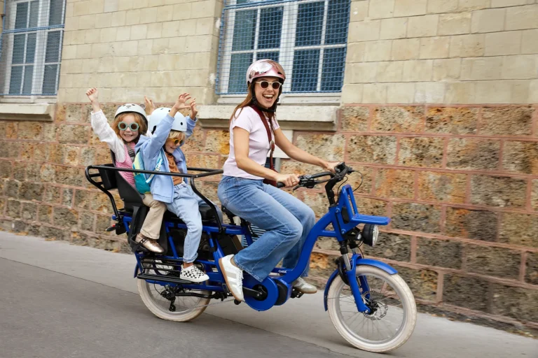 Vélo cargo TiM Mobilité pour transporter ses enfants au quotidien